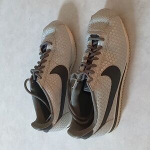 Size 7 Nike Metallic Cortez